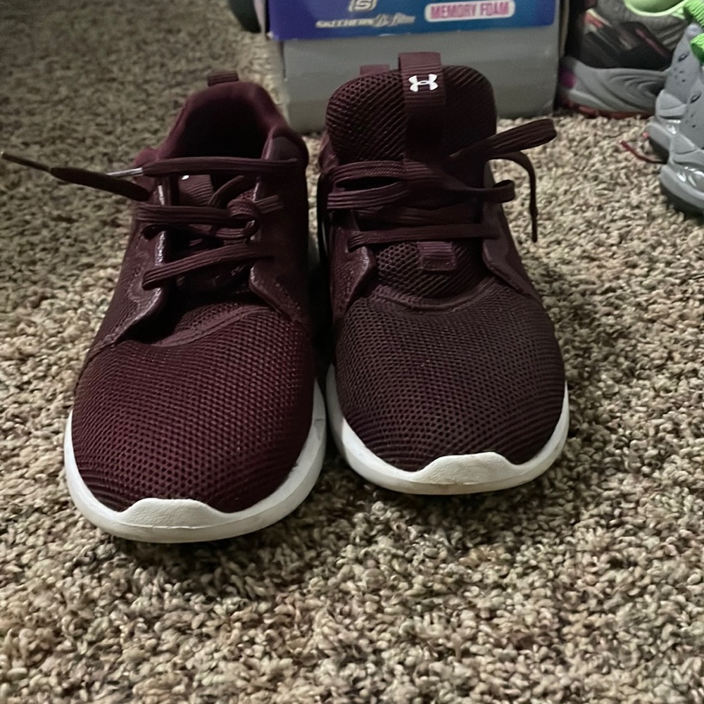 UnderArmour Tennis Shoes